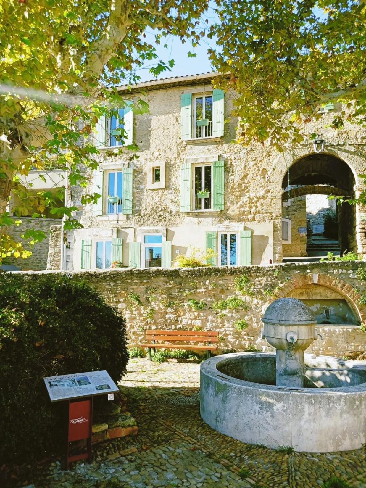 L'Appartement De L'Arche Châteauneuf-de-Gadagne Kültér fotó